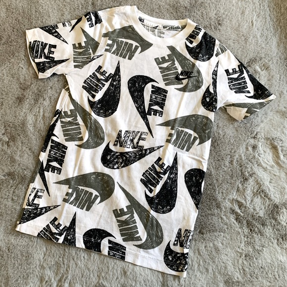 Nike Other - Boys Small Nike Tee
